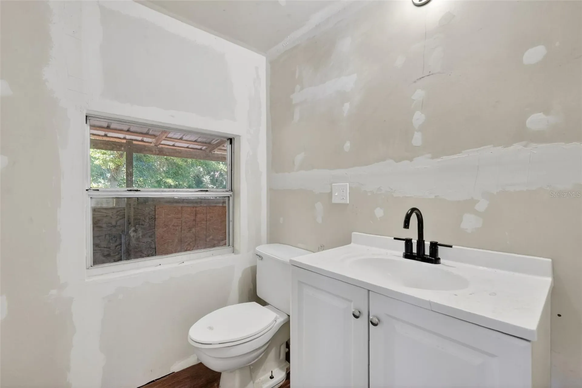 24301 Jefferson Street Astatula FL 34705