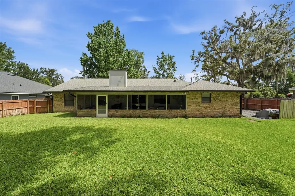 386 Lake Charles Road Deland FL 32724