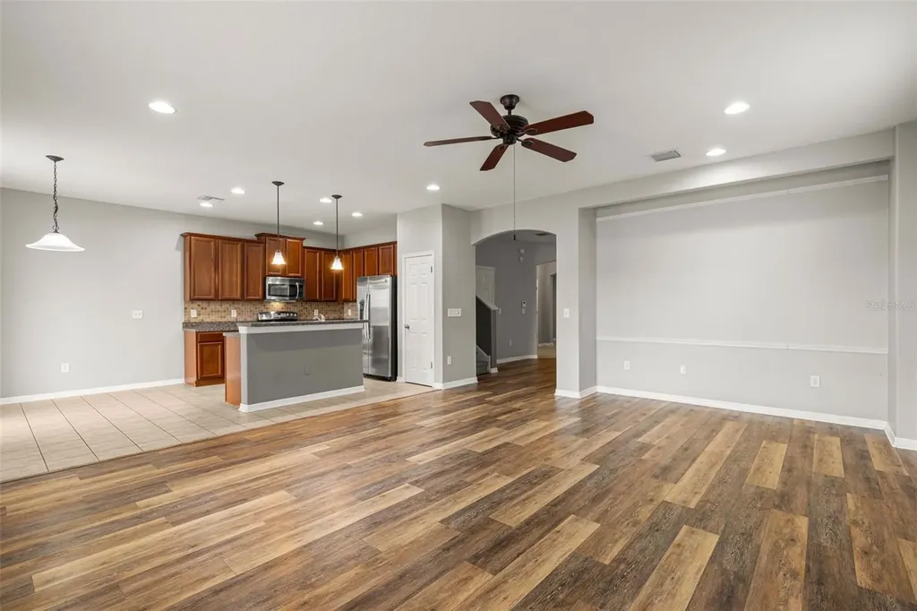 10284 Newminster Loop Ruskin FL 33573
