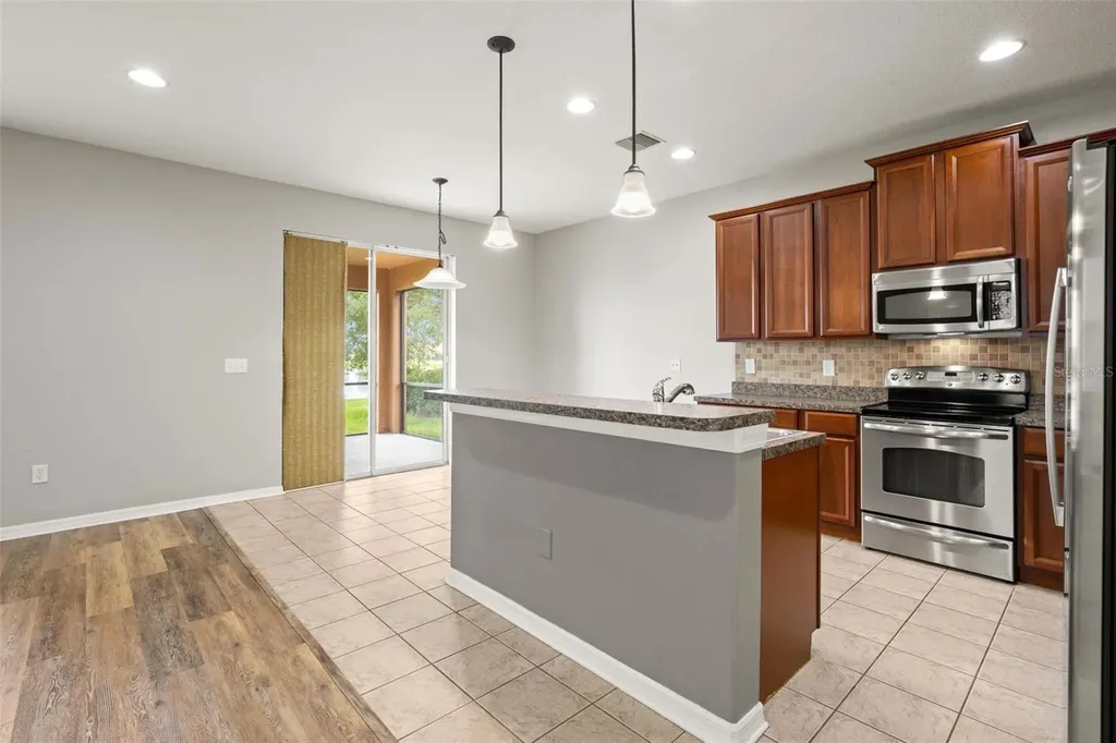 10284 Newminster Loop Ruskin FL 33573