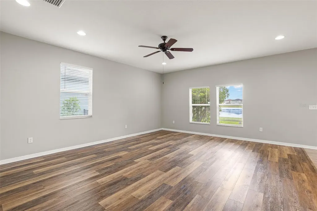 10284 Newminster Loop Ruskin FL 33573