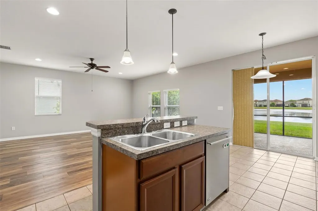 10284 Newminster Loop Ruskin FL 33573