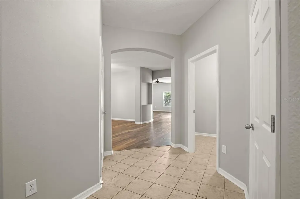 10284 Newminster Loop Ruskin FL 33573