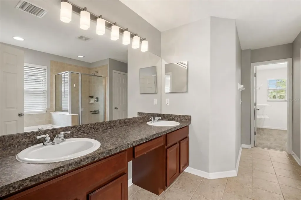 10284 Newminster Loop Ruskin FL 33573