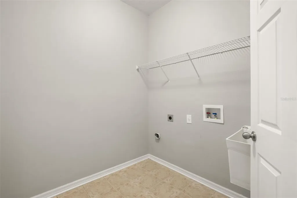 10284 Newminster Loop Ruskin FL 33573
