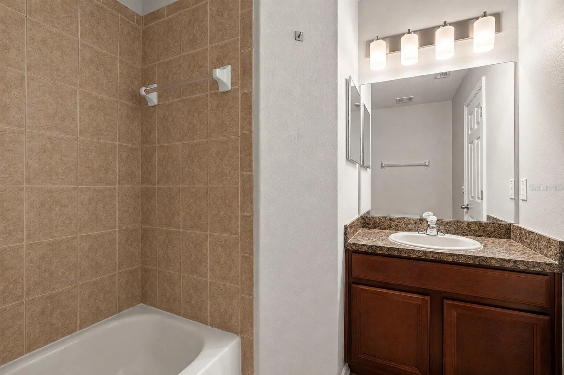 10284 Newminster Loop Ruskin FL 33573