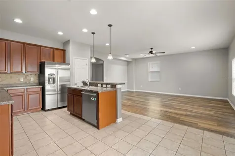 10284 Newminster Loop Ruskin FL 33573