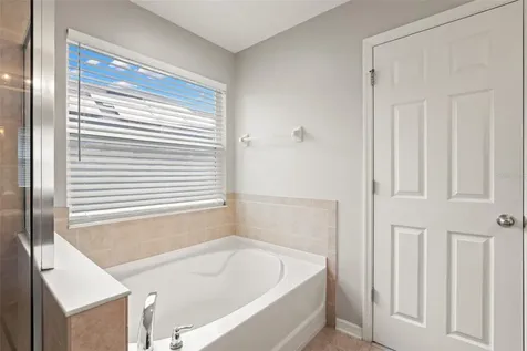 10284 Newminster Loop Ruskin FL 33573