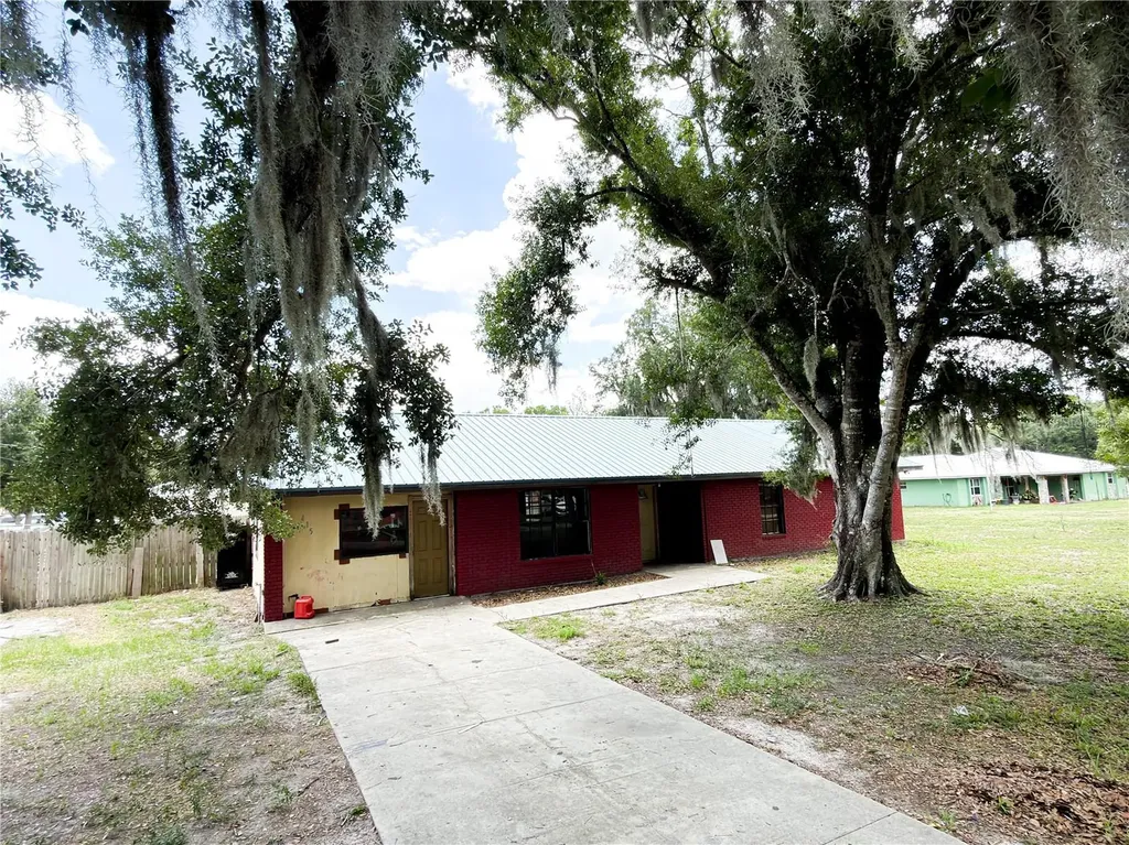 415 3rd Street W Zolfo Springs FL 33890