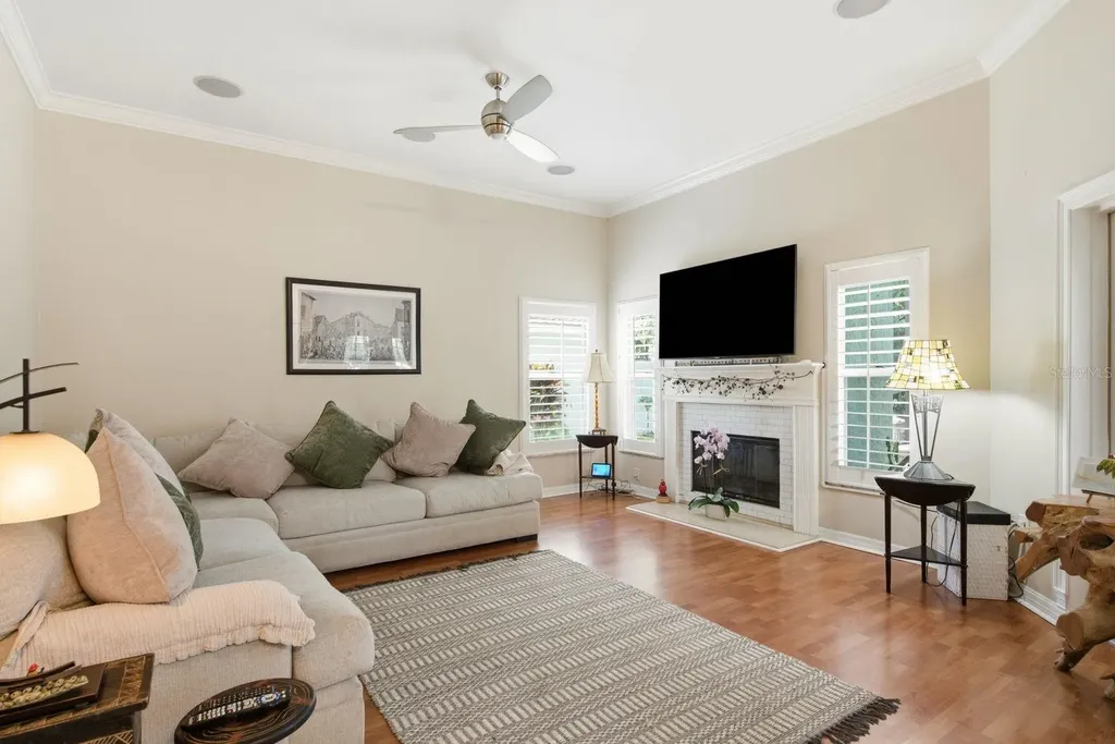 141 Old Oak Circle Palm Harbor FL 34683