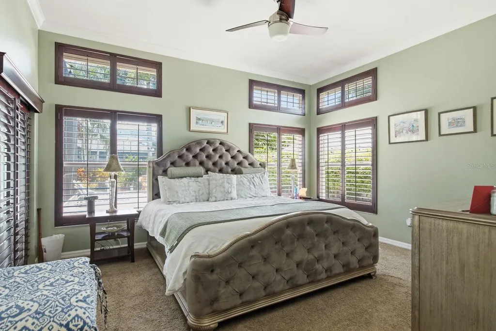 141 Old Oak Circle Palm Harbor FL 34683