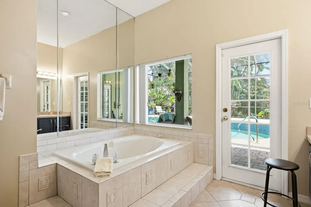 141 Old Oak Circle Palm Harbor FL 34683