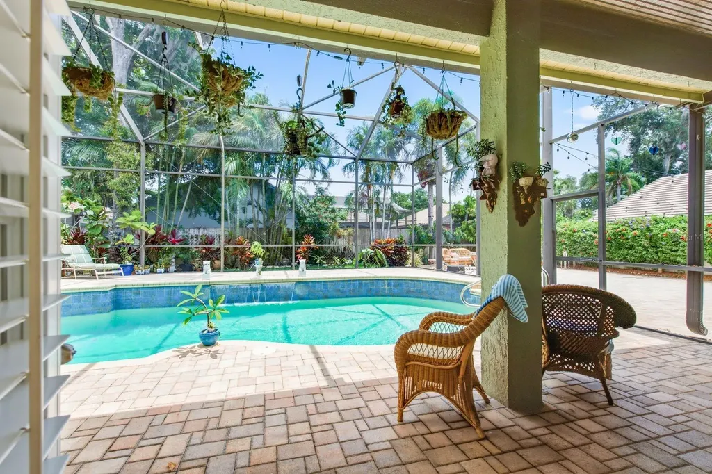 141 Old Oak Circle Palm Harbor FL 34683