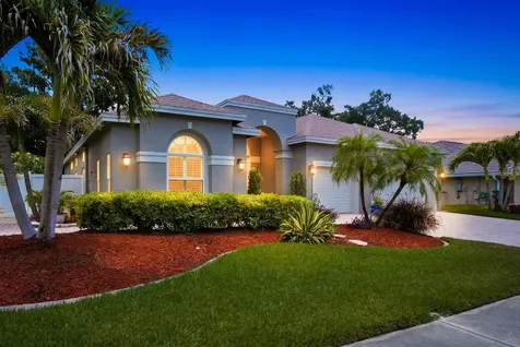 141 Old Oak Circle Palm Harbor FL 34683