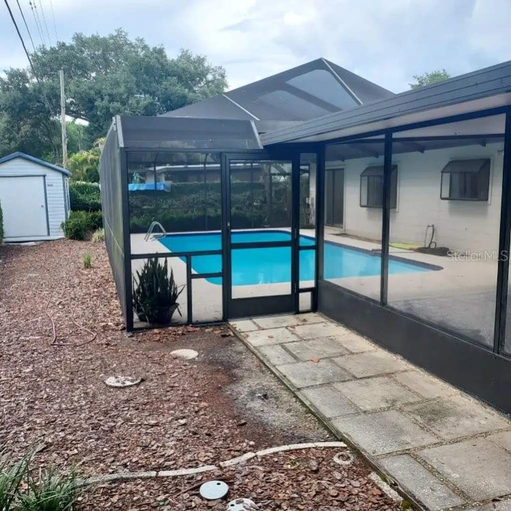 12302 N 27th Street Tampa FL 33612