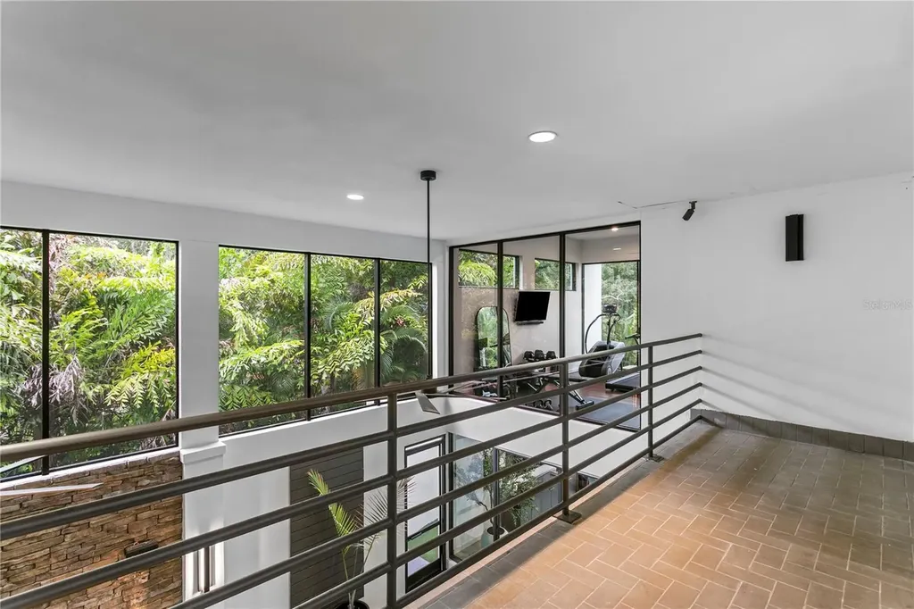 2515 W Shell Point Road Tampa FL 33611