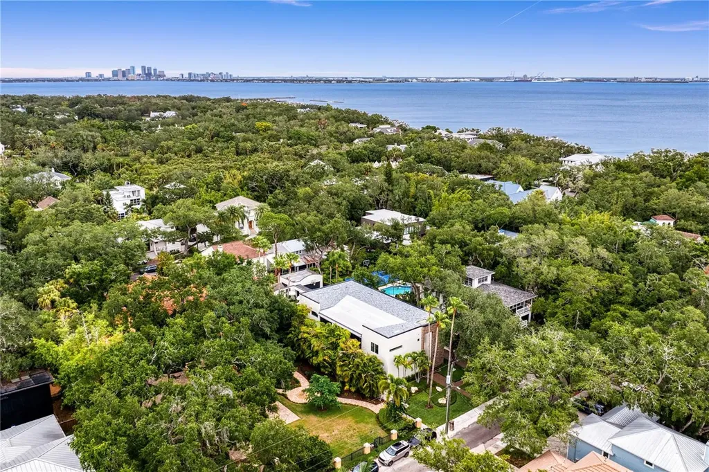 2515 W Shell Point Road Tampa FL 33611
