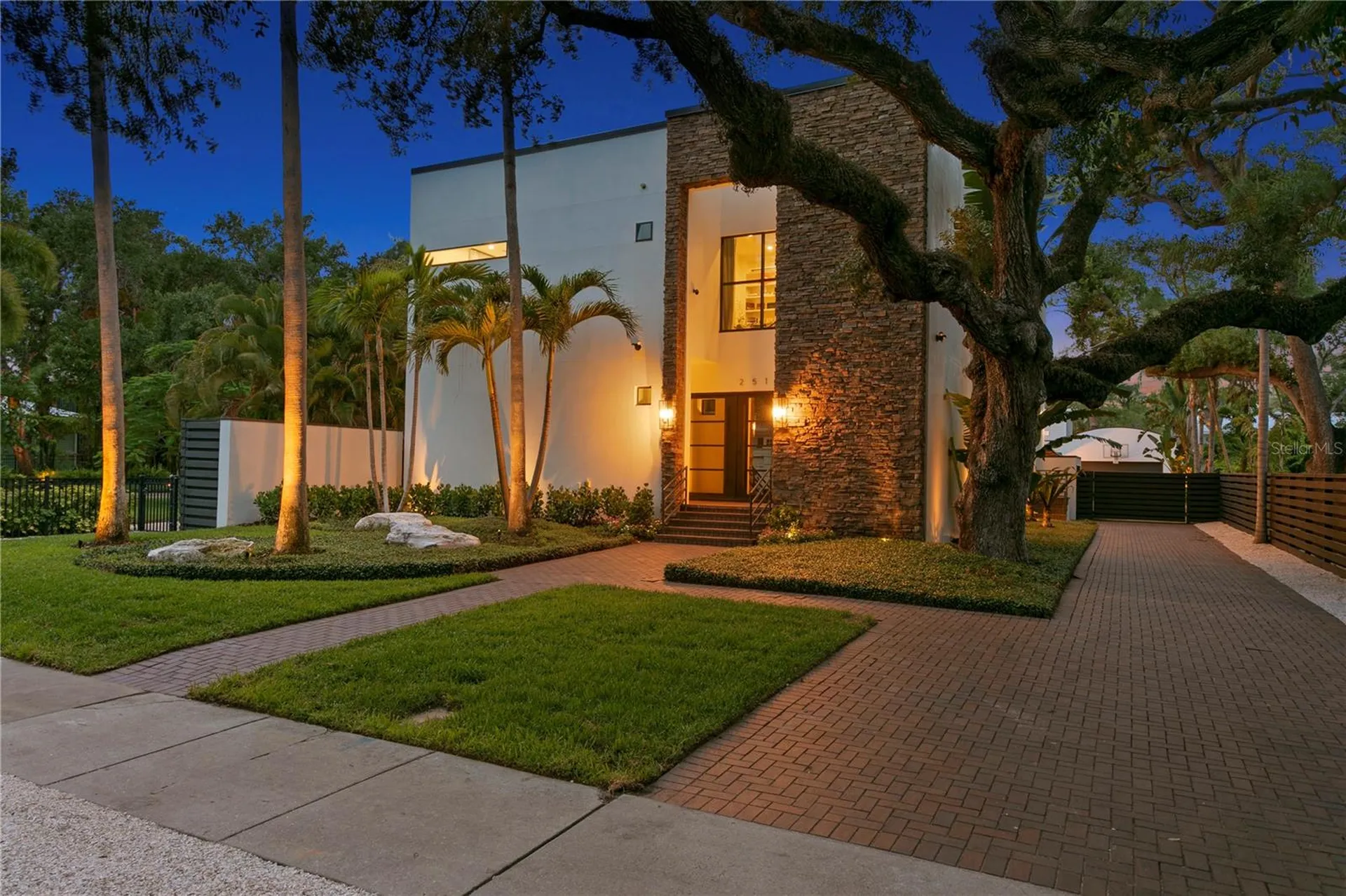 2515 W Shell Point Road Tampa FL 33611