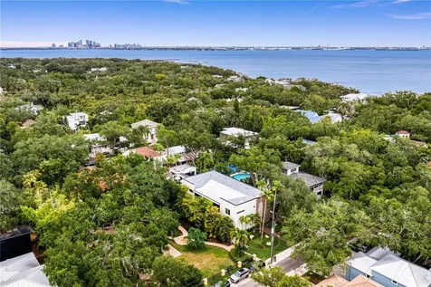 2515 W Shell Point Road Tampa FL 33611