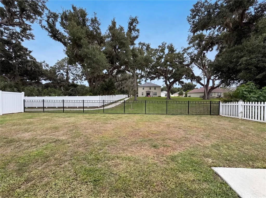 5805 71st Street E Palmetto FL 34221