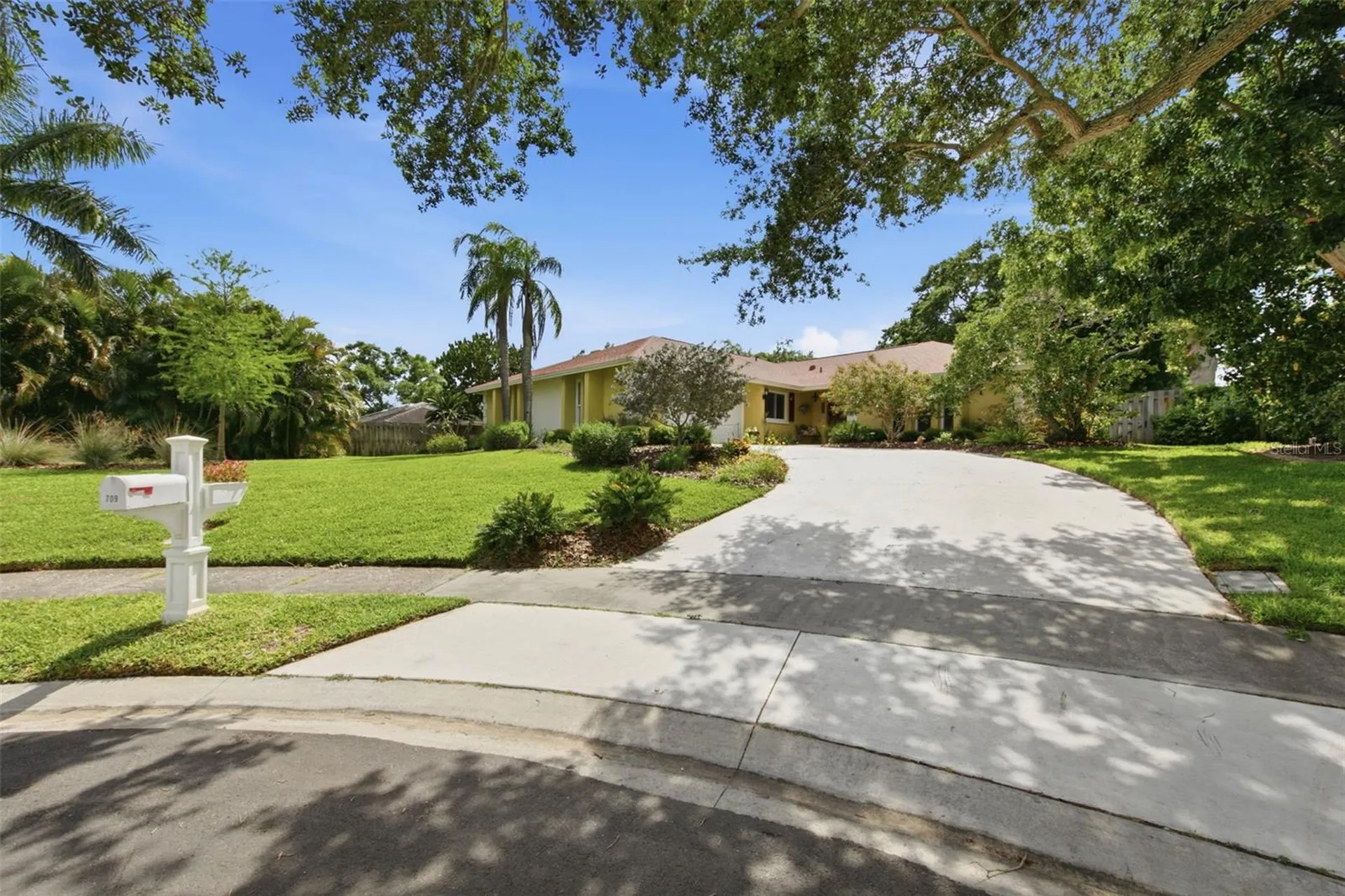 709 Grovewood Lane Largo FL 33770