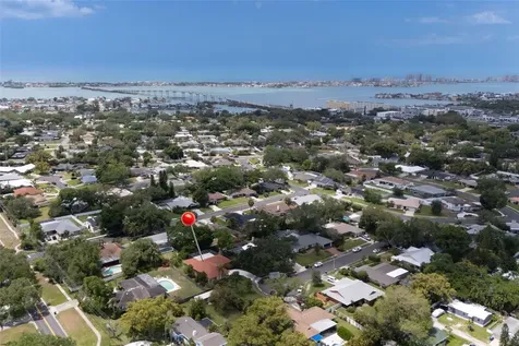 709 Grovewood Lane Largo FL 33770