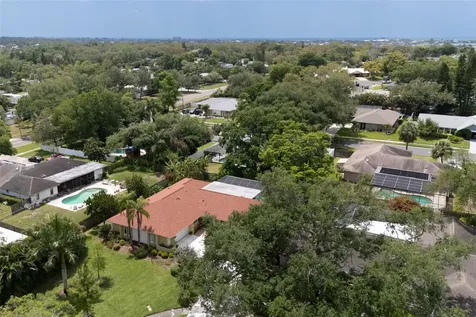 709 Grovewood Lane Largo FL 33770