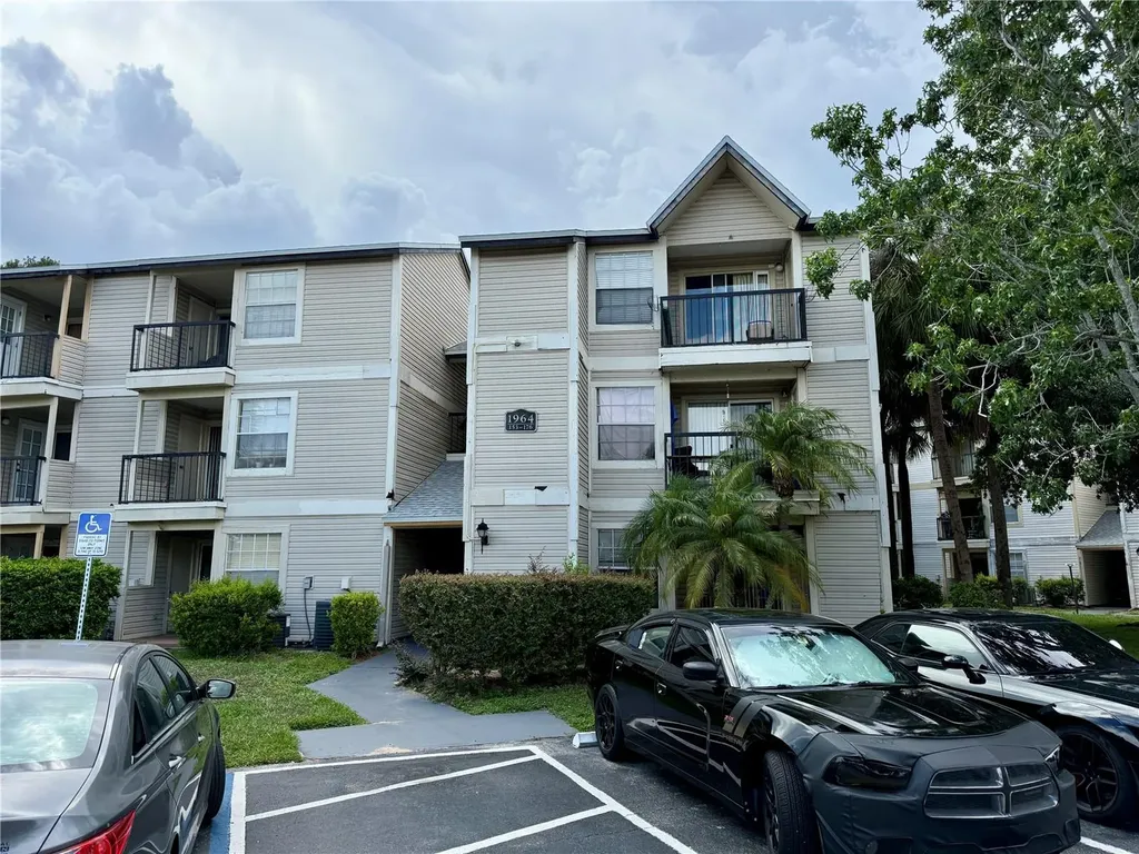 1964 Lake Atriums Circle Orlando FL 32839