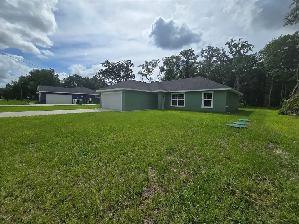 30 Sequoia Drive Trace Ocklawaha FL 32179