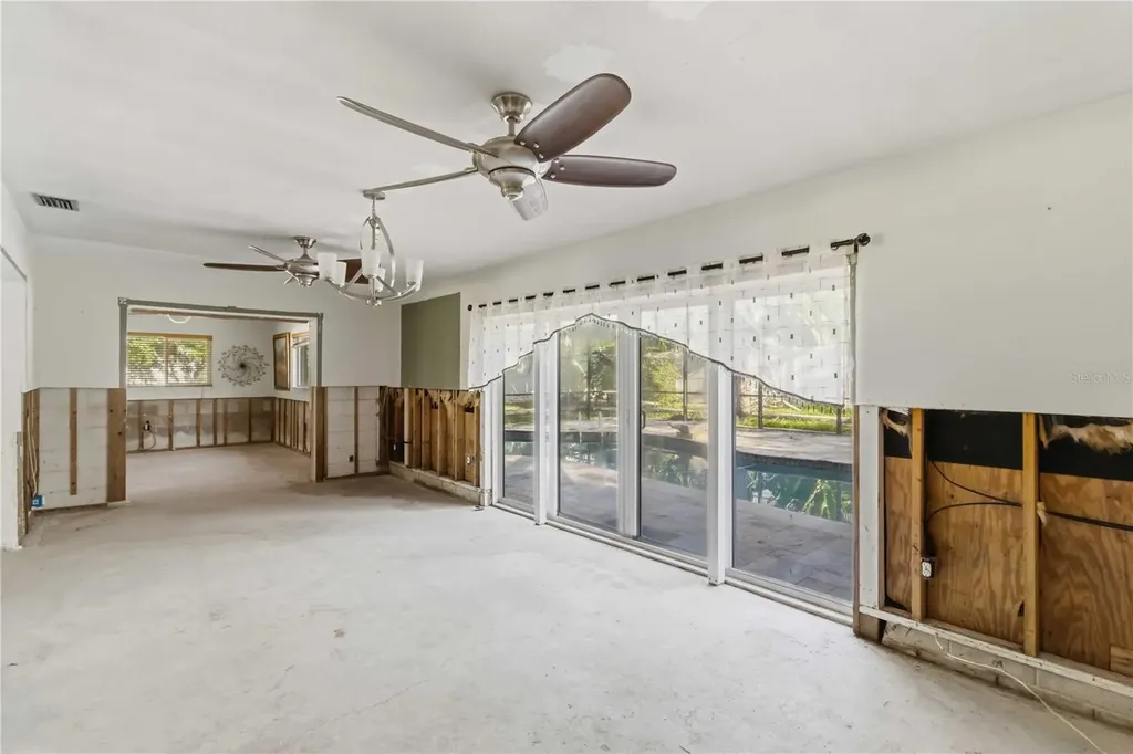 617 Calle De Peru Sarasota FL 34242