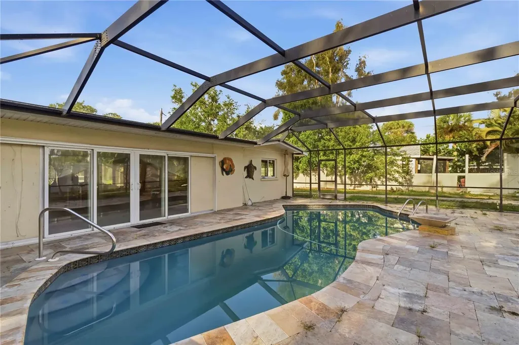 617 Calle De Peru Sarasota FL 34242