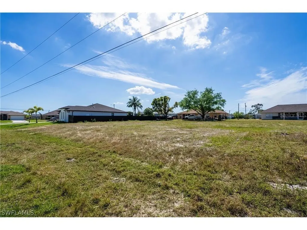 33 NW 15th Terrace Cape Coral FL 33993
