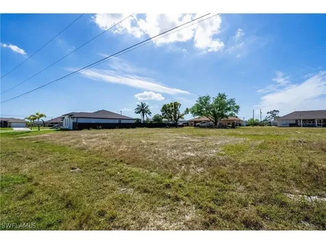 33 NW 15th Terrace Cape Coral FL 33993