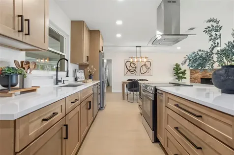 305 Robin Hill Drive Altamonte Springs FL 32701