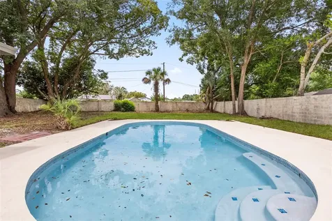 305 Robin Hill Drive Altamonte Springs FL 32701