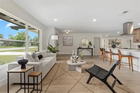305 Robin Hill Drive Altamonte Springs FL 32701