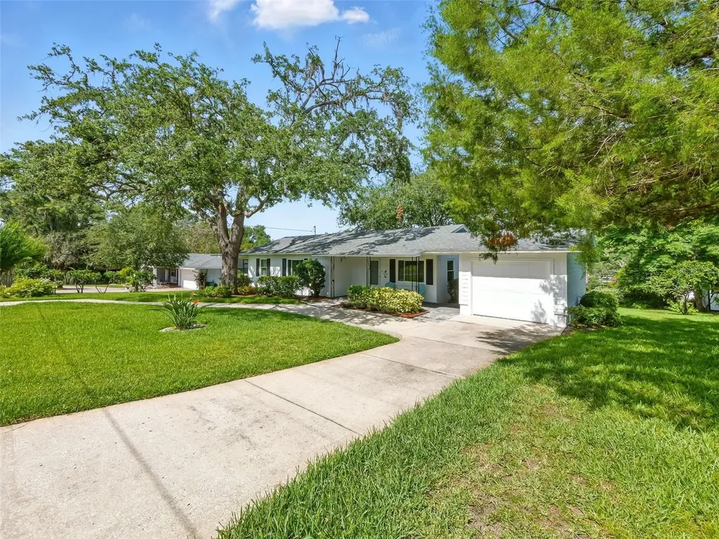1426 Crestview Drive Mount Dora FL 32757