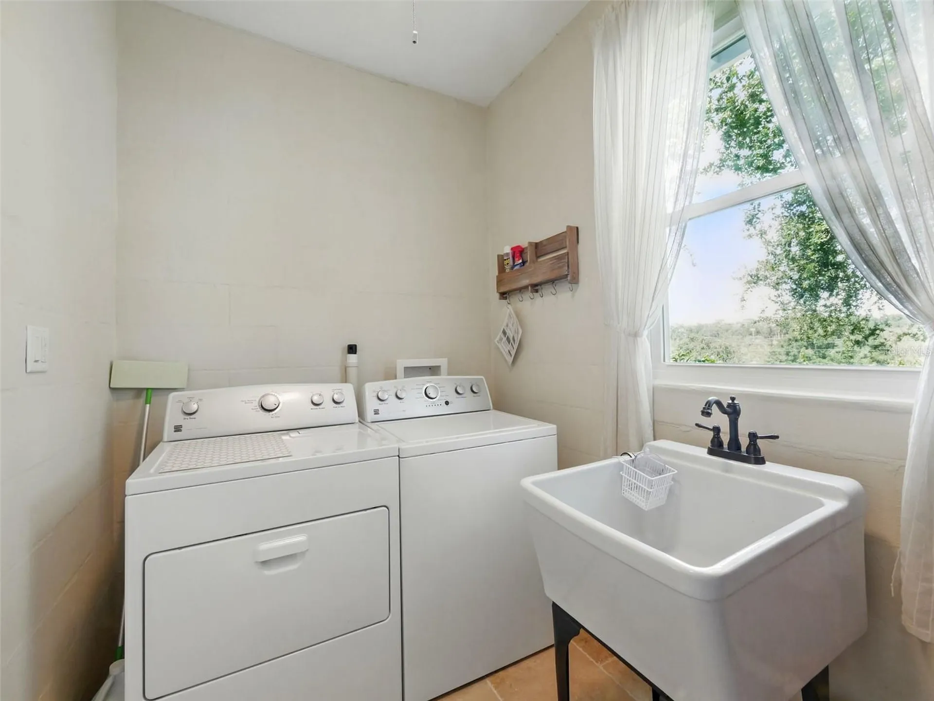 1426 Crestview Drive Mount Dora FL 32757