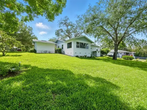 1426 Crestview Drive Mount Dora FL 32757