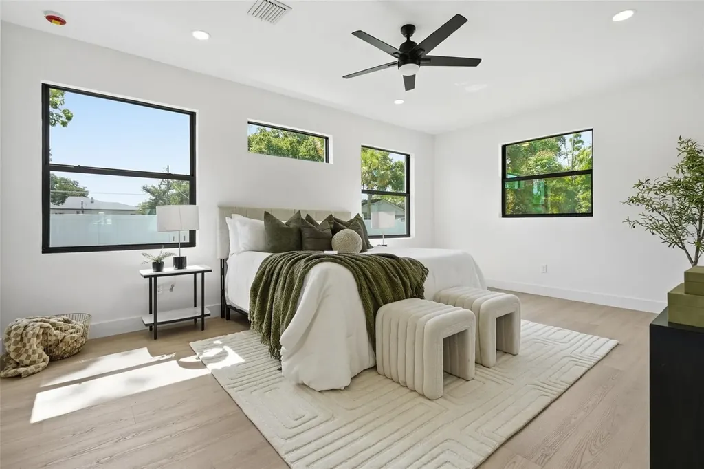 3516 21st Avenue S St Petersburg FL 33711