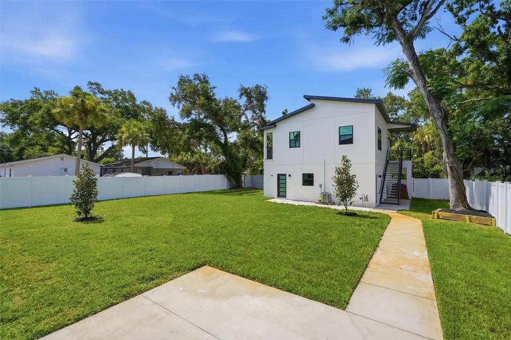 3516 21st Avenue S St Petersburg FL 33711