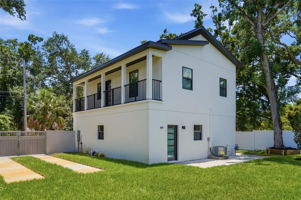 3516 21st Avenue S St Petersburg FL 33711