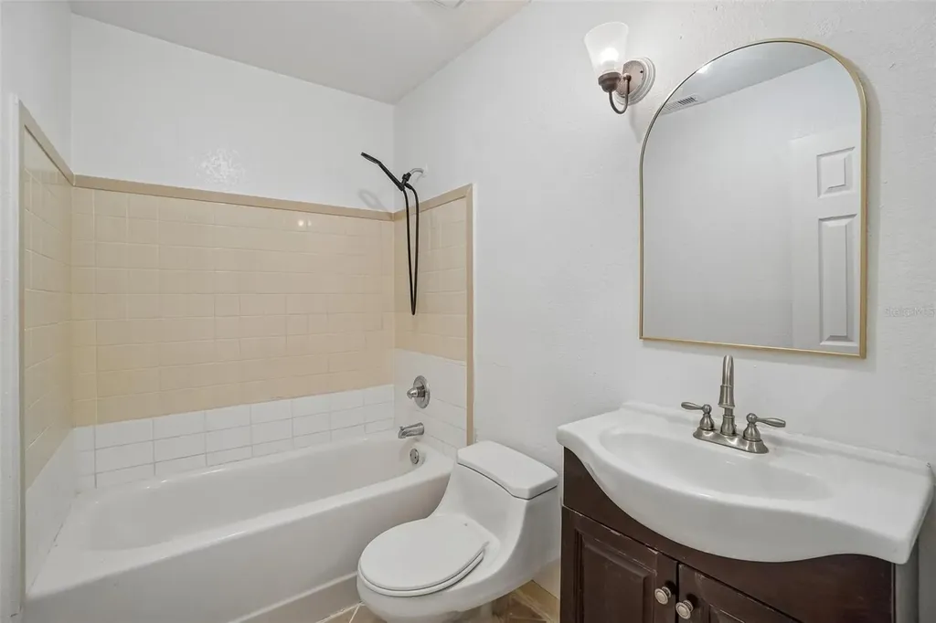 222 Lakeview Drive Auburndale FL 33823