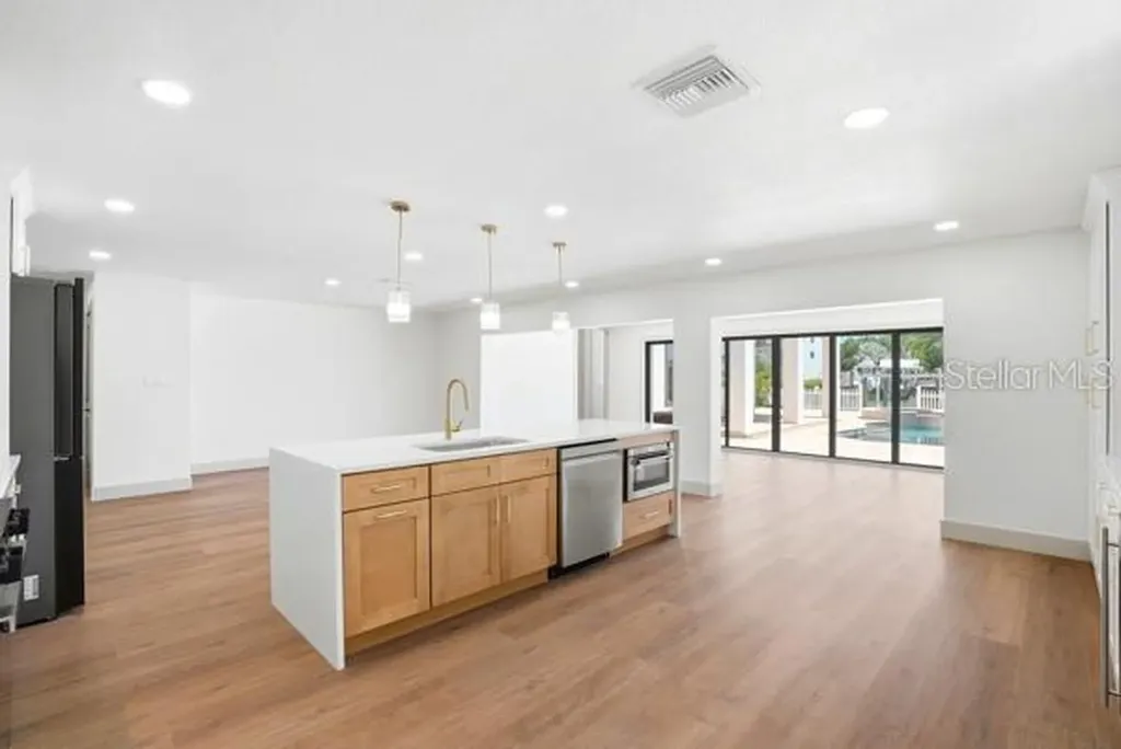 567 Baywood Drive S Dunedin FL 34698