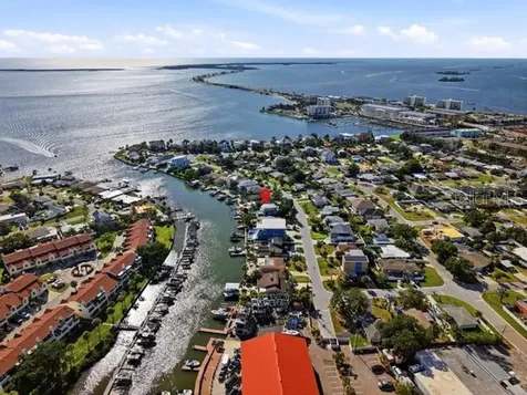 567 Baywood Drive S Dunedin FL 34698