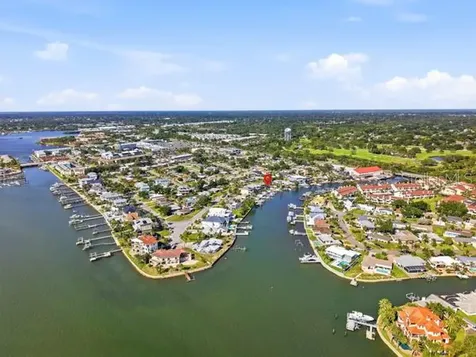 567 Baywood Drive S Dunedin FL 34698