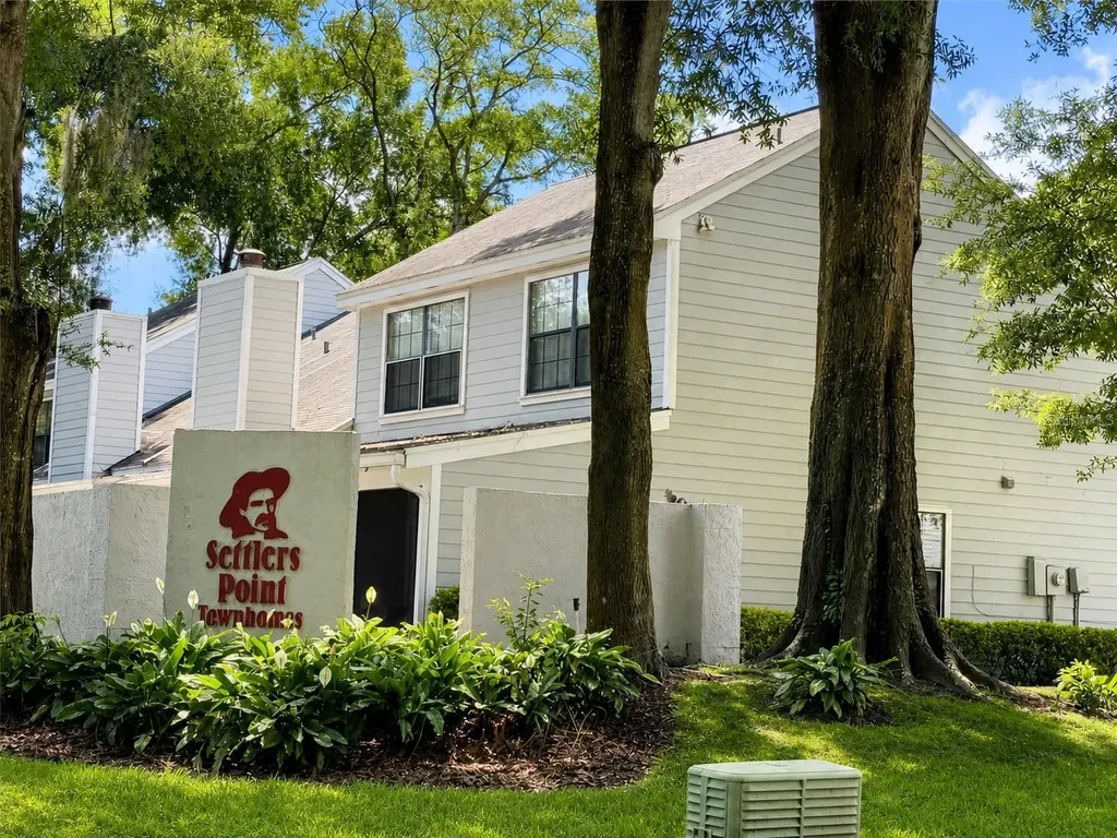 14809 Winding Creek Court Tampa FL 33613