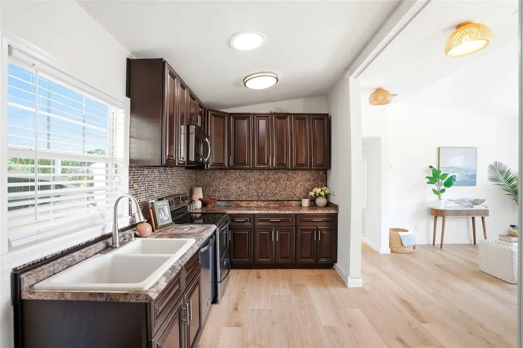 4030 Marlin Drive SE St Petersburg FL 33705