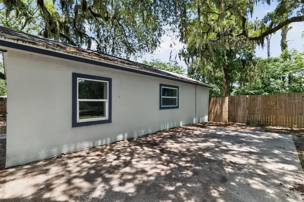 6310 Belle Isles Drive Groveland FL 34736