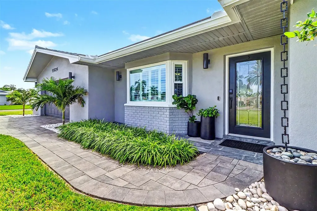 11624 Grove Street Seminole FL 33772